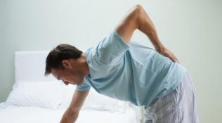 Lomber omurganın osteokondrozu nasıl ortaya çıkıyor