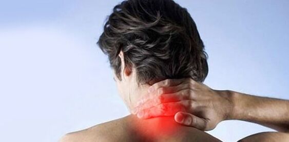 Osteokondroz nedeniyle boyun ağrısı